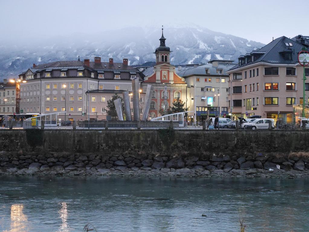 Riedz Apartments Innsbruck- Zentrales Apartmenthaus Mit Gruener Oase Luaran gambar